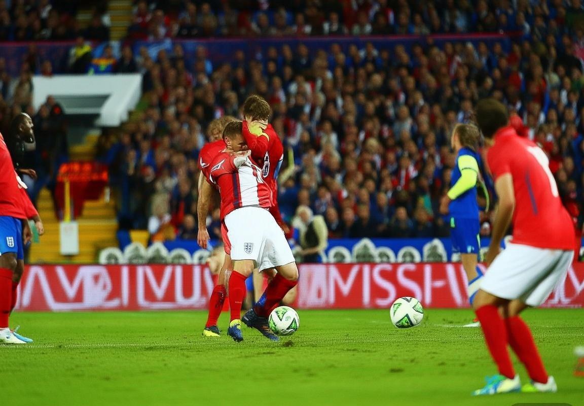 英格兰VS斯洛伐克：预选赛焦点战战术解析与瞬间回顾