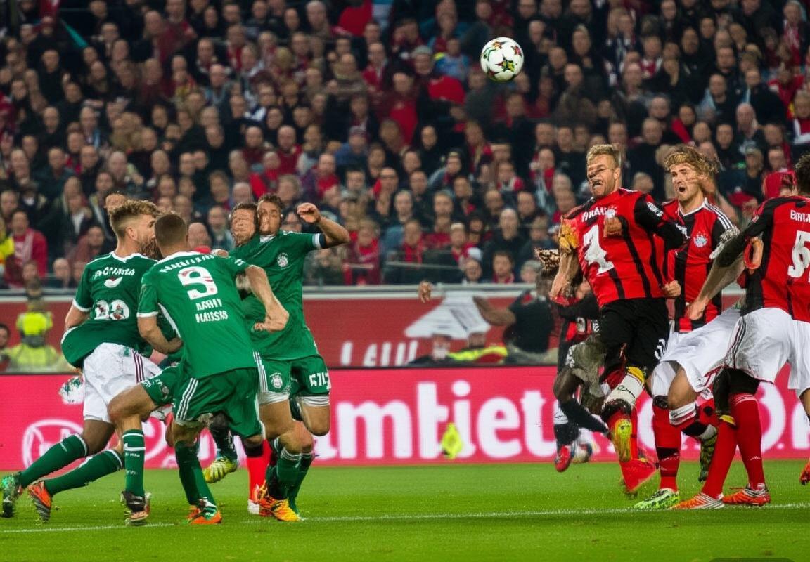 拜仁慕尼黑VS柏林联合：德甲巅峰对决精彩瞬间回顾(图3)