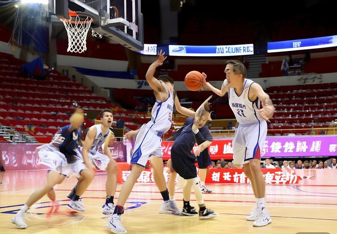 广东队强势2-0胜新疆队，全面解析胜利奥秘(图2)